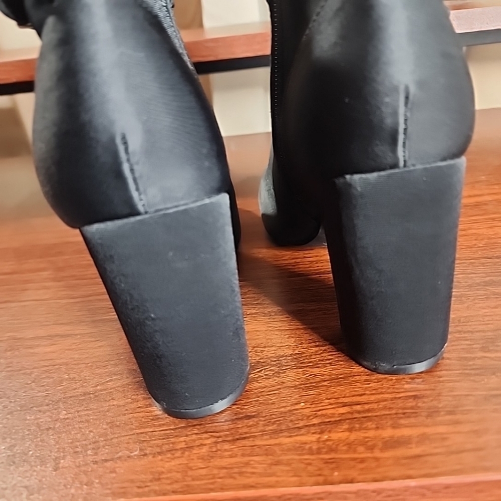 Unisa Satin ankle boots. Size 7 - Picture 3 of 5